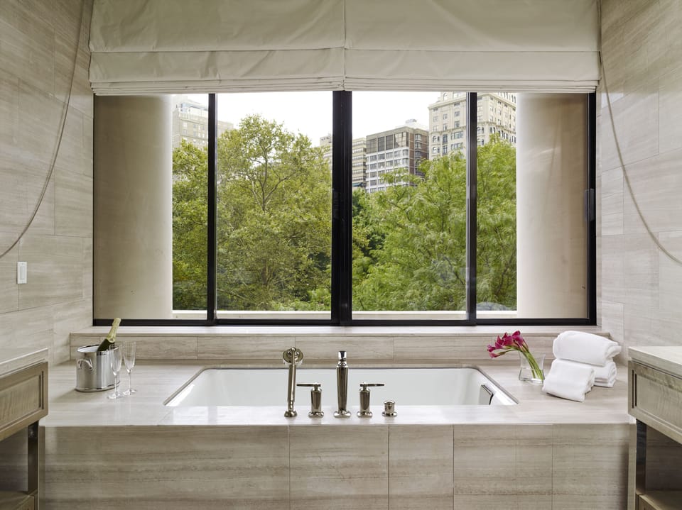 Premier Suite (Park Suite) | Bathroom | Shower, free toiletries, hair dryer, bathrobes