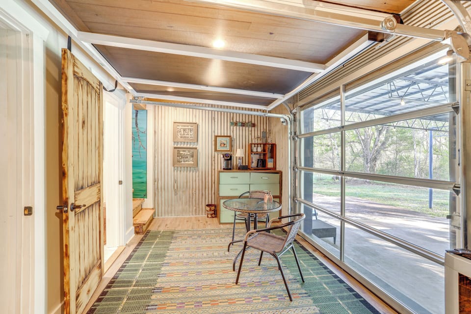Common Space | Lower Level | Popcorn Maker | Keurig | Washer & Dryer