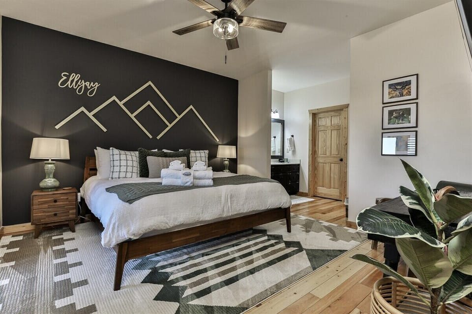Main Level King Bedroom