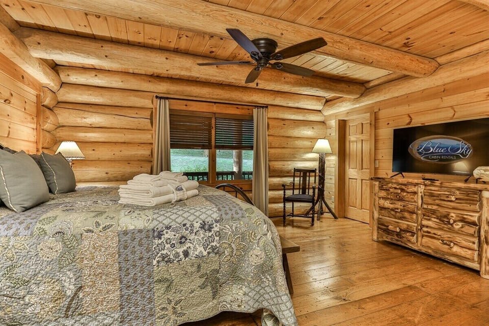 Main level king bedroom