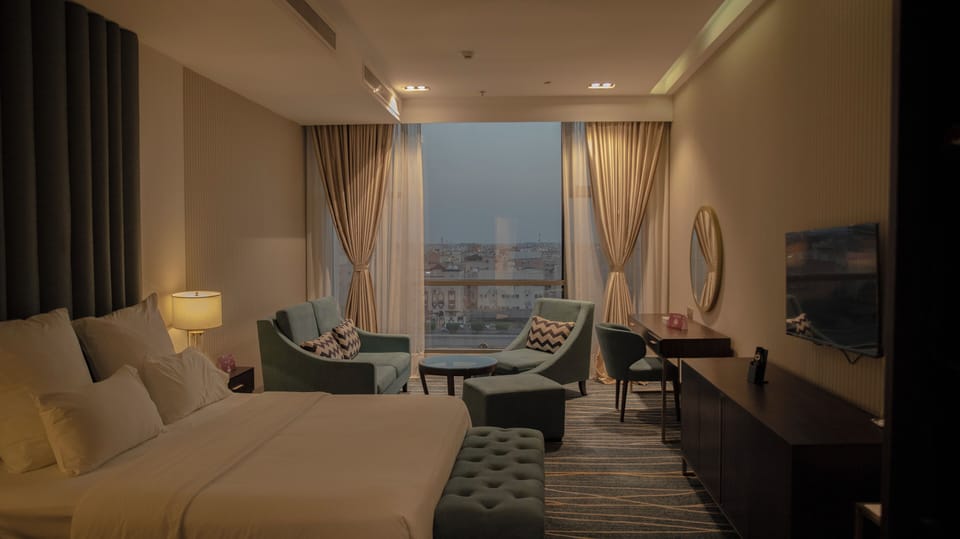 Deluxe Room | Soundproofing, iron/ironing board, free WiFi