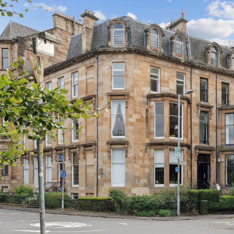 Top floor of a corner positioned Victorian townhouse