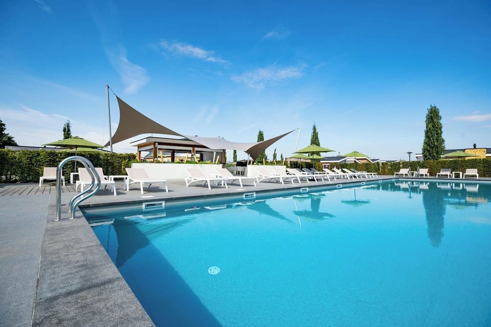 Holiday Home Swimming Pool