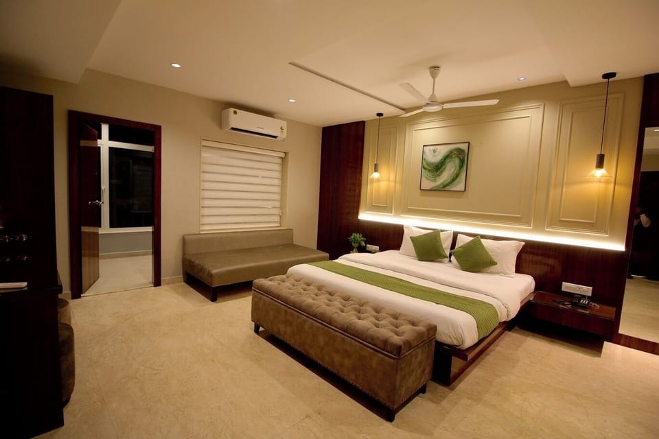 Presidential Room | Egyptian cotton sheets, premium bedding, memory foam beds, free WiFi