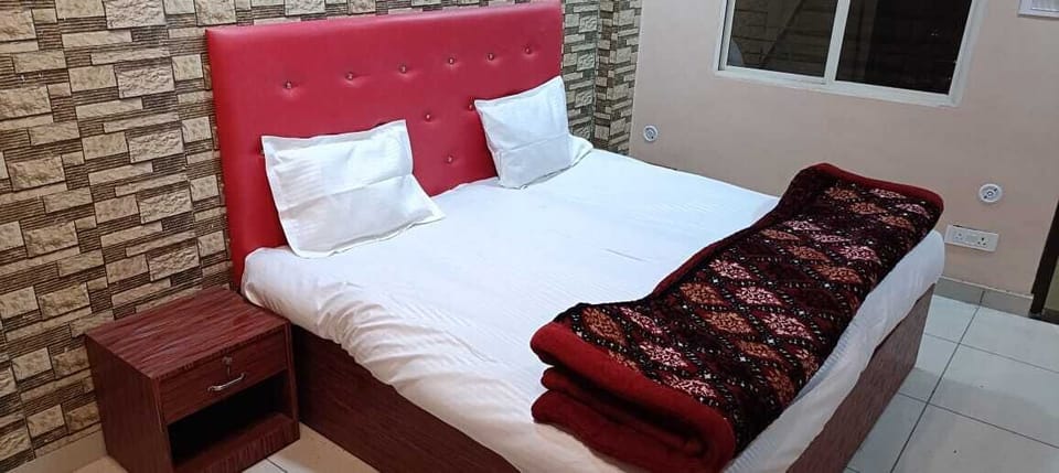 Deluxe Room | Free WiFi, bed sheets