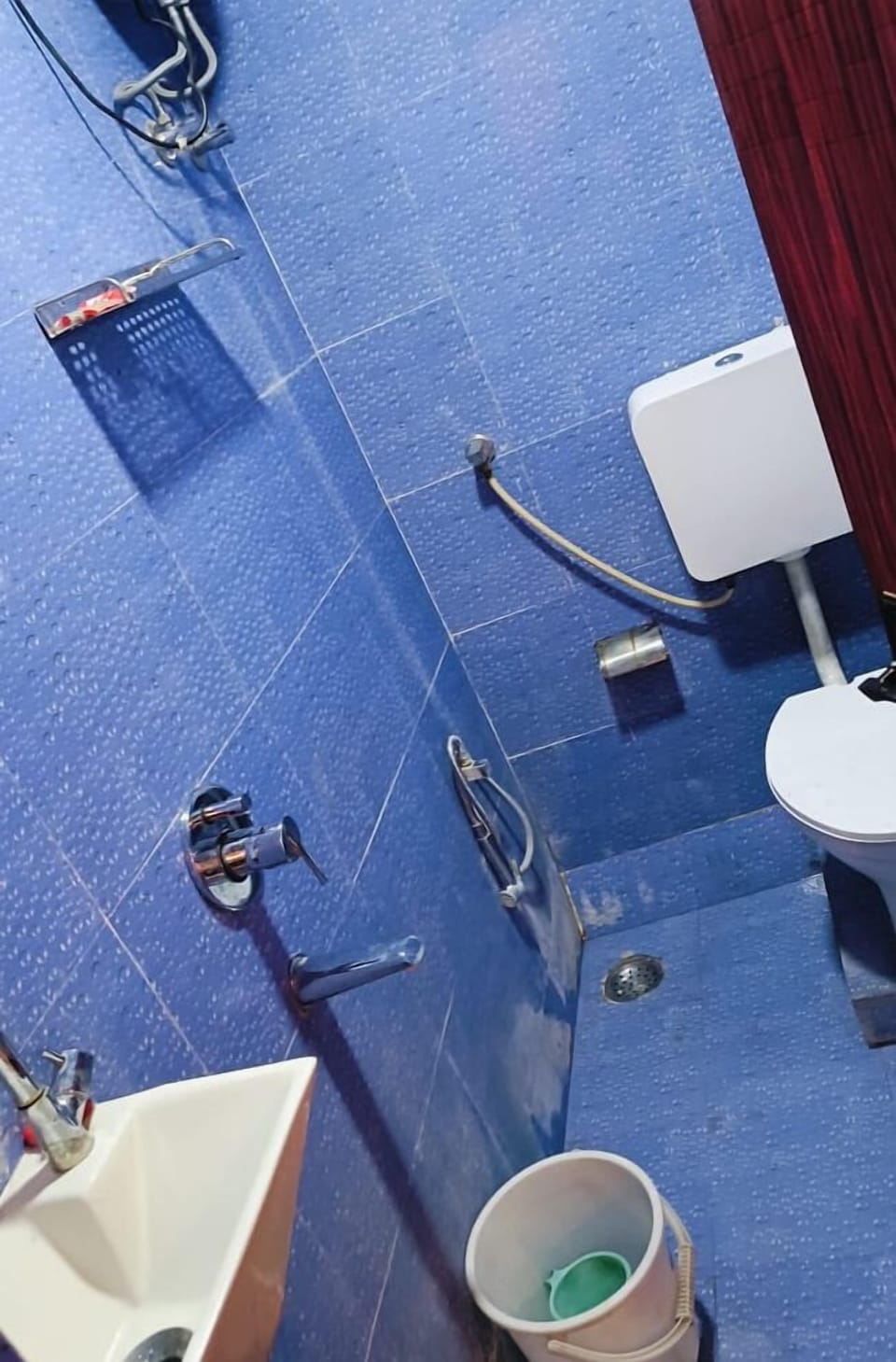 Shower, towels, soap