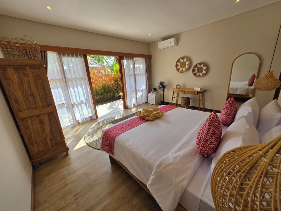 Comfort Double Room, Hill View | In-room safe, blackout drapes, free WiFi