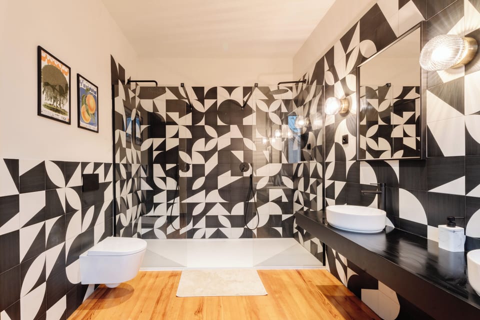 Deluxe Double Room, 1 King Bed, Private Bathroom, Valley View | Bathroom | Shower, hair dryer, towels, soap