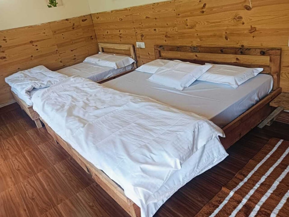 Deluxe Room, Mountain View | Bed sheets