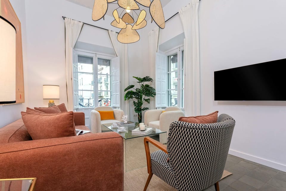 Apartment (3 Bedrooms) | Living area