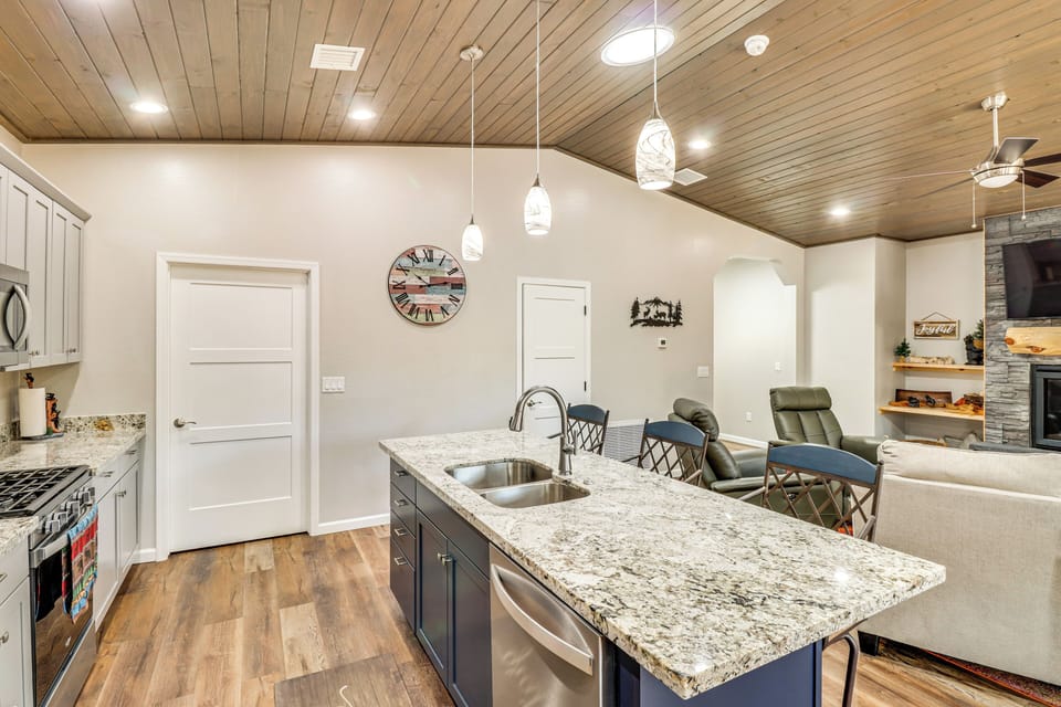 House (3 Bedrooms) | Interior