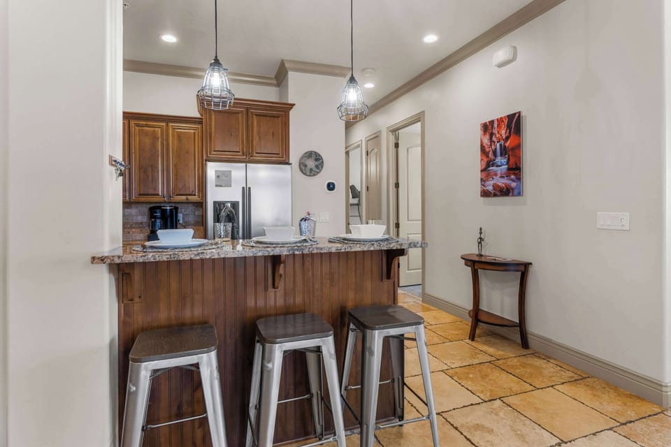 Additional counter seating at the full kitchen