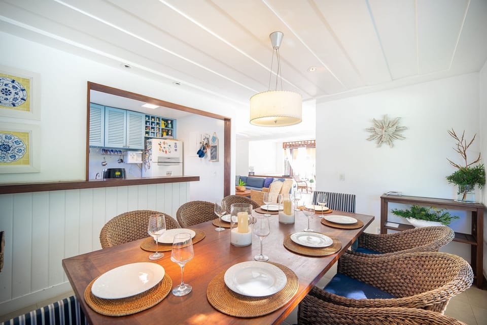 Deluxe House, 4 Bedrooms, Air conditioning | Dining room