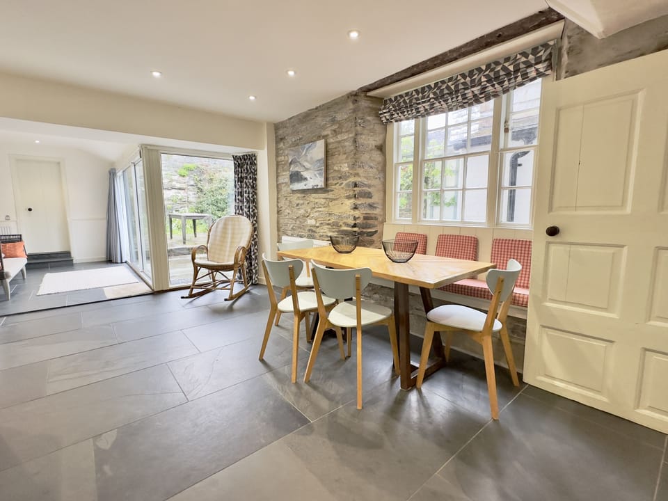 36 High Street Holiday Cottage, Padstow, North Cornwall