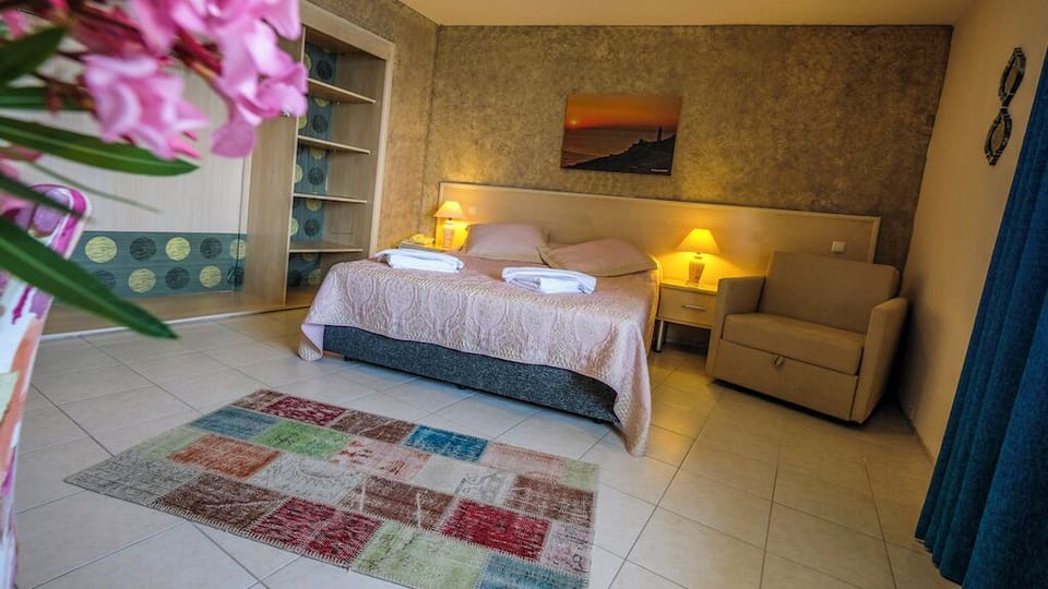Basic Double or Twin Room, Balcony, Sea View