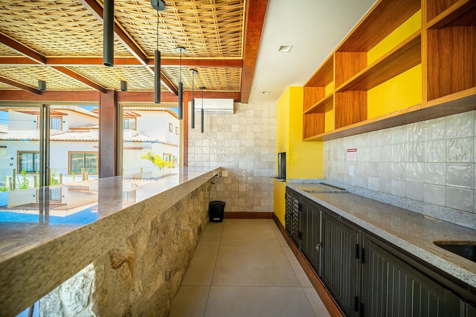Deluxe House, 4 Bedrooms, Air conditioning | Private kitchen | Fridge, microwave, stovetop, cookware/dishes/utensils