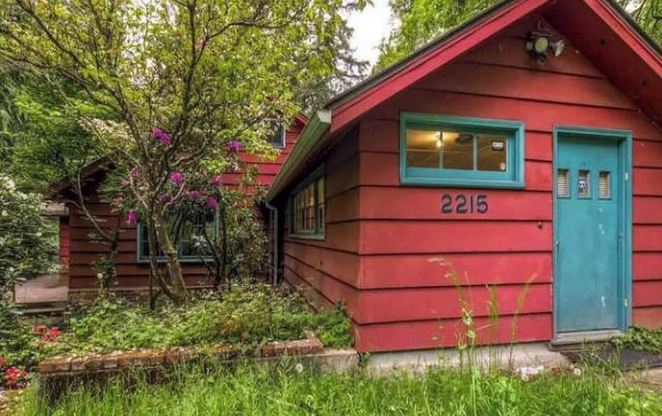 This is a side door:) To the left is the main entrance!
