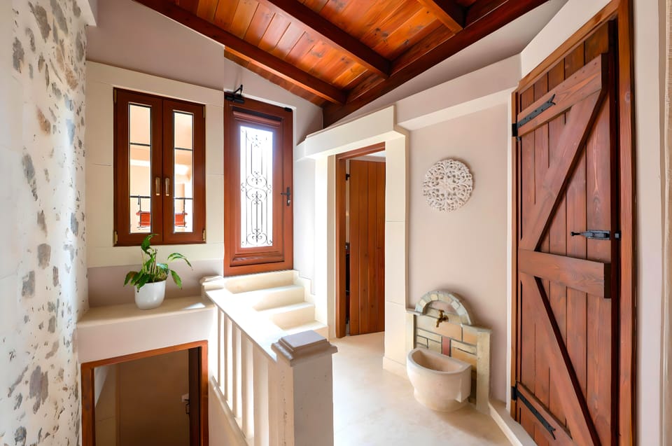 Petralis Luxury Villa | HotelPraxis Group