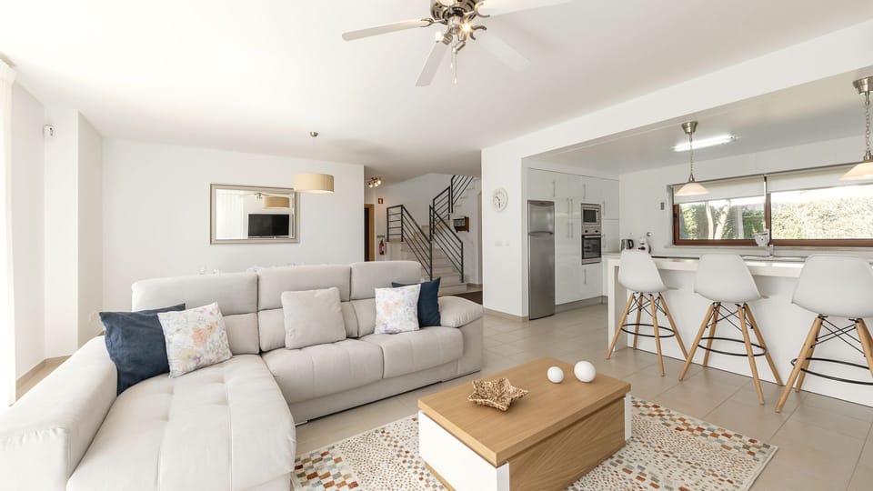 A modern, open-concept lounge designed for comfort and connection—perfect for relaxing after a day exploring the Silver Coast.
#ContemporaryLiving #ObidosRetreat #StylishStay