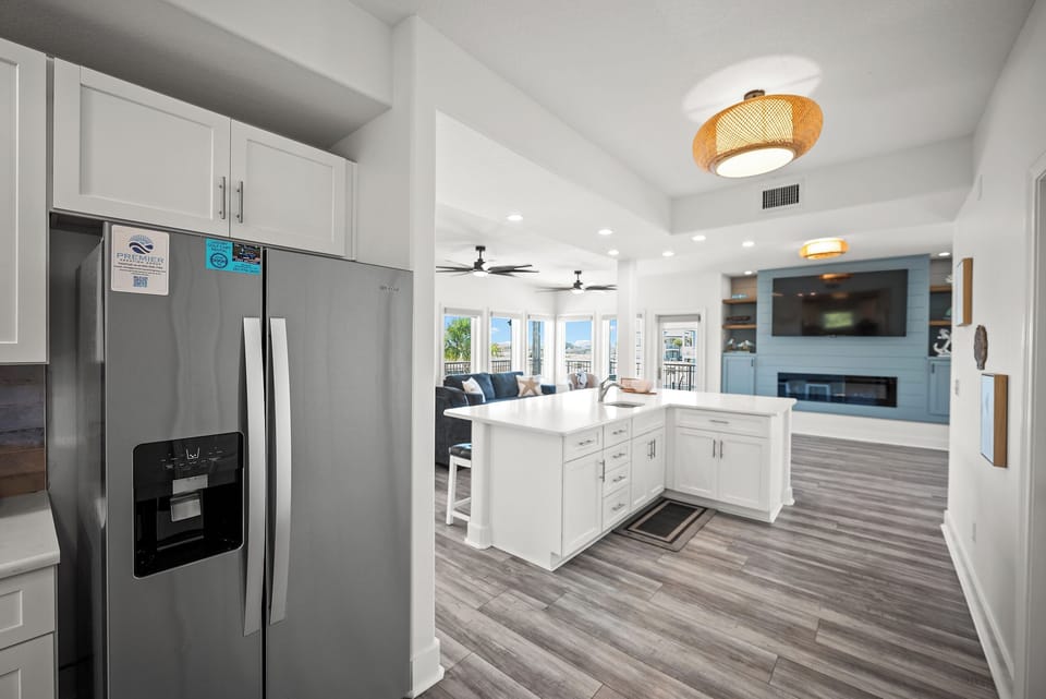 Open Kitchen ready to entertain Main (2nd) Floor