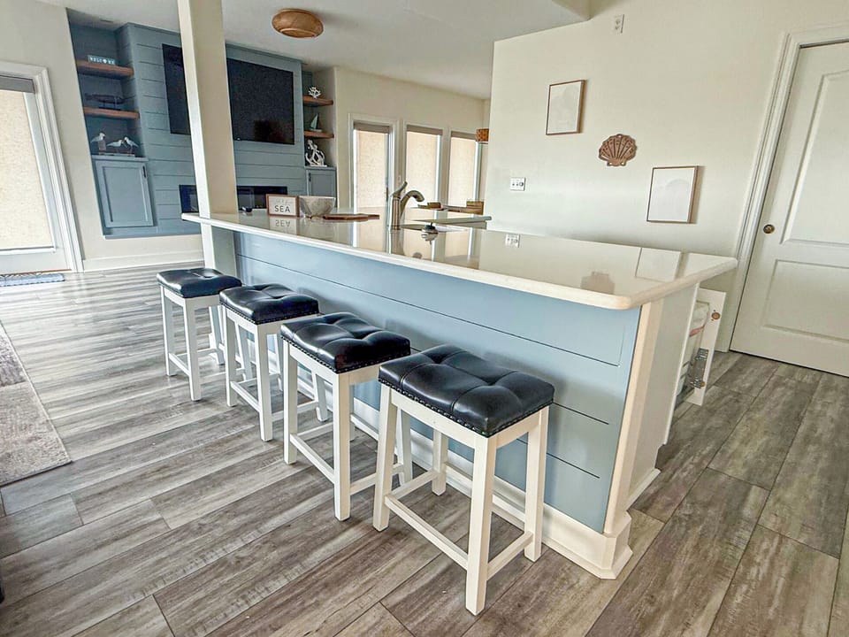 Dining with seating for 12, and amazing views!