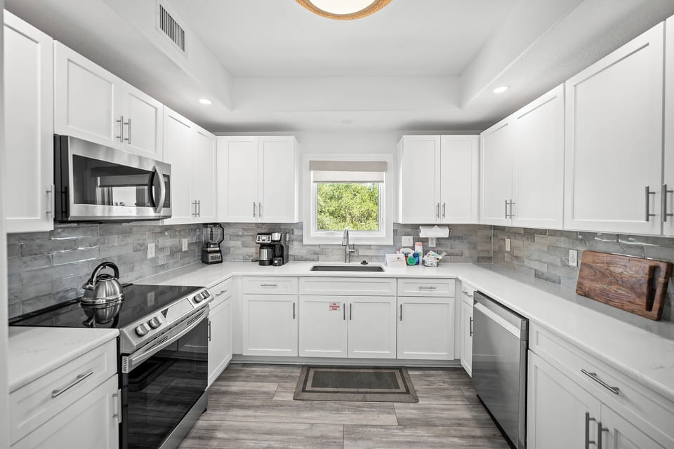 Open Kitchen ready to entertain Main (2nd) Floor