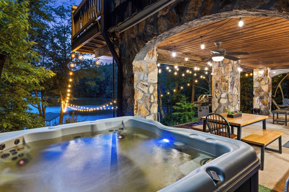 Relaxing hot tub/ Perfect for Evening Relaxation