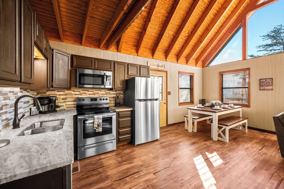 Full size kitchen