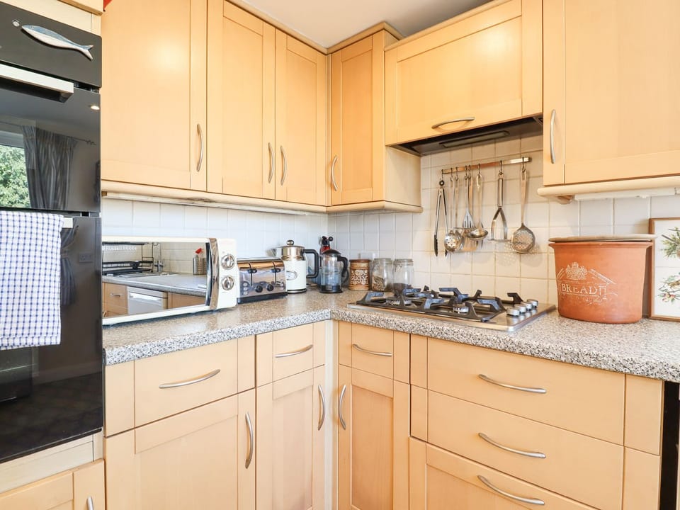 Cookware/dishes/utensils