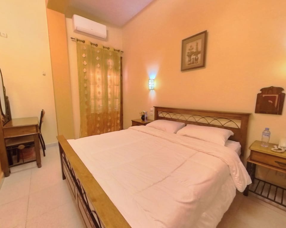 Double Room | Desk, laptop workspace, WiFi (free)