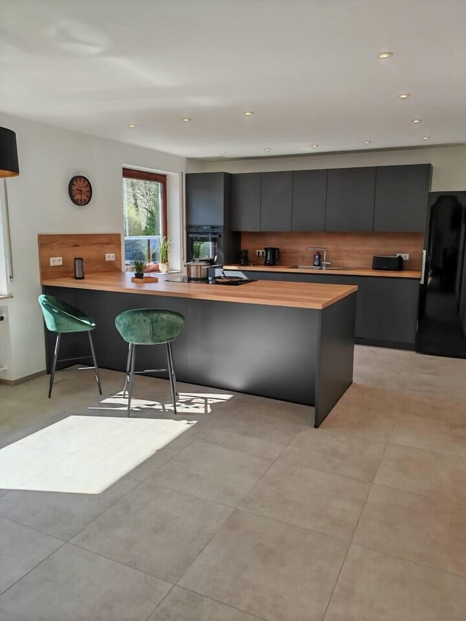 6d991832-0443-45b4-8eae-aeaead3c57ea