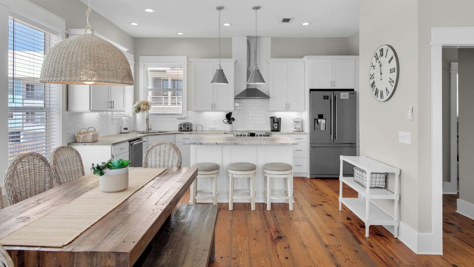 House, Multiple Beds, Balcony, Garden View (The Bee's Knees) | Private kitchen | Fridge, microwave, oven, stovetop