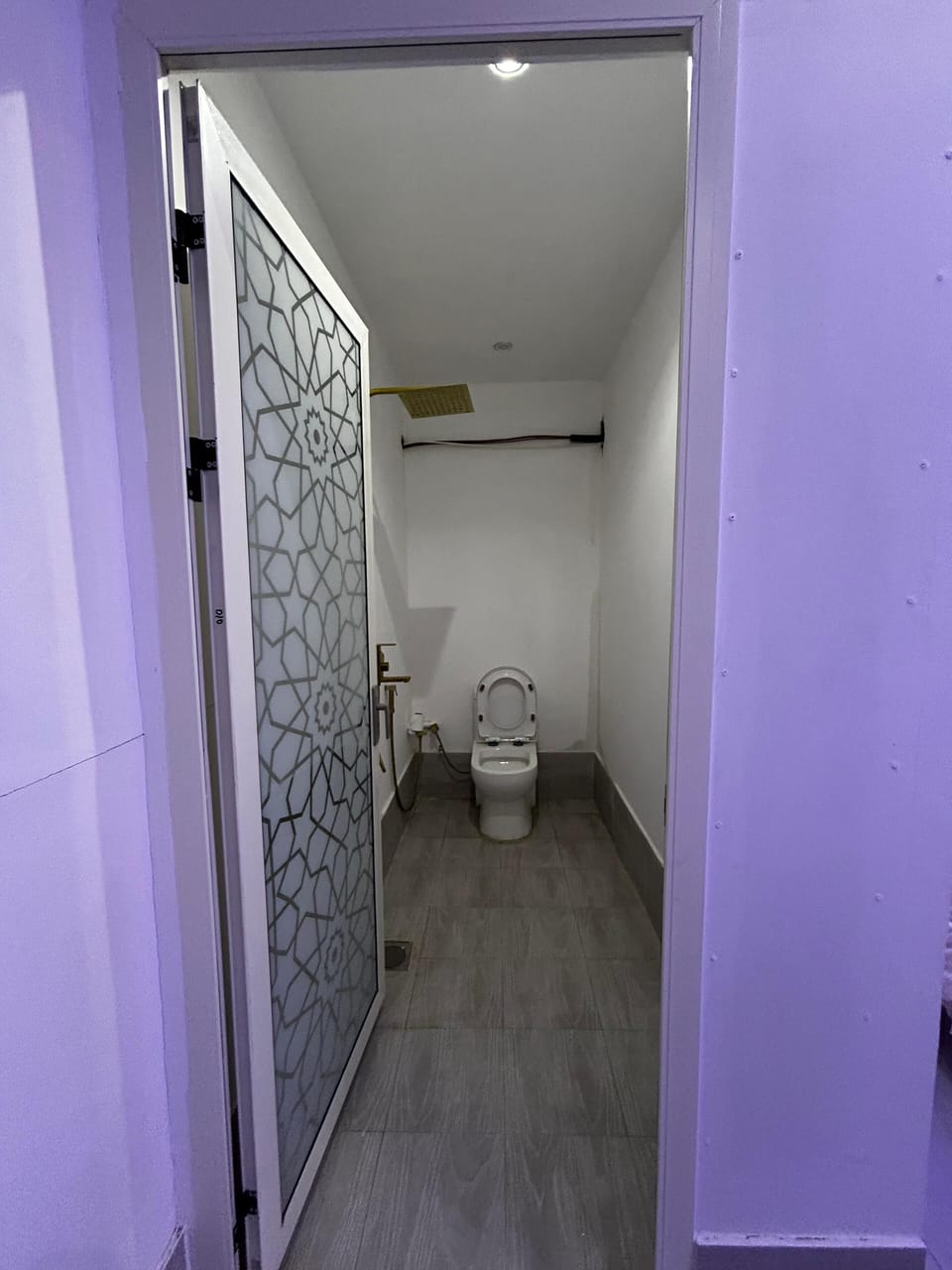 Deluxe Single Room, Patio, Desert View | Bathroom | Free toiletries, slippers, toilet paper