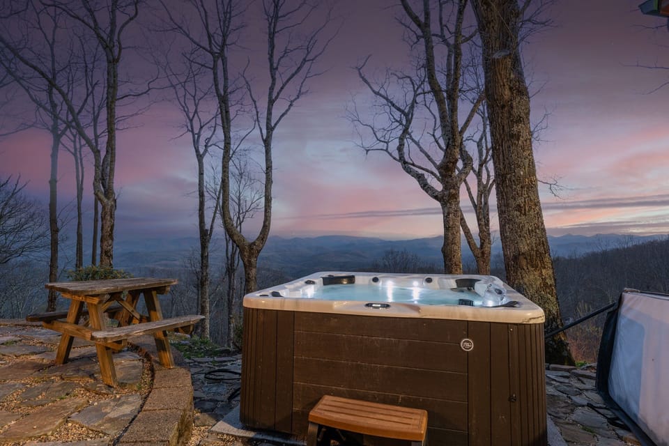 Immerse Yourself in the Hot Tub and Mountain View