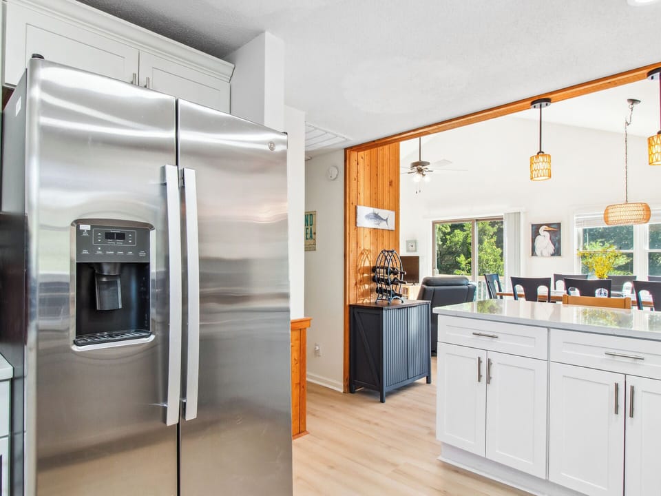 Whip up a meal the whole family will enjoy in the Kitchen with modern appliances!