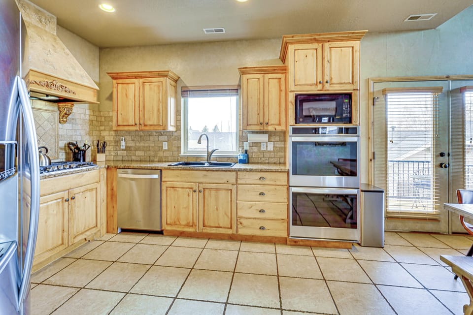 Kitchen | Cooking Basics | Main Level