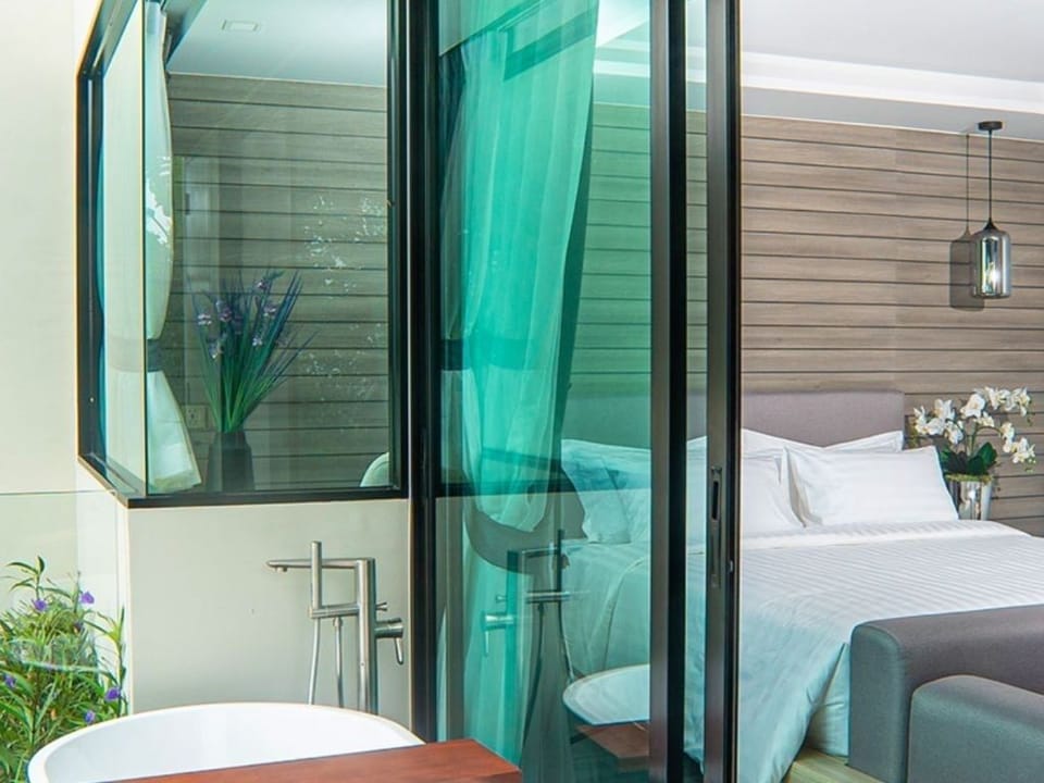 Brand New 2 Bed Seaview Apartment Utopia Karon (5818)