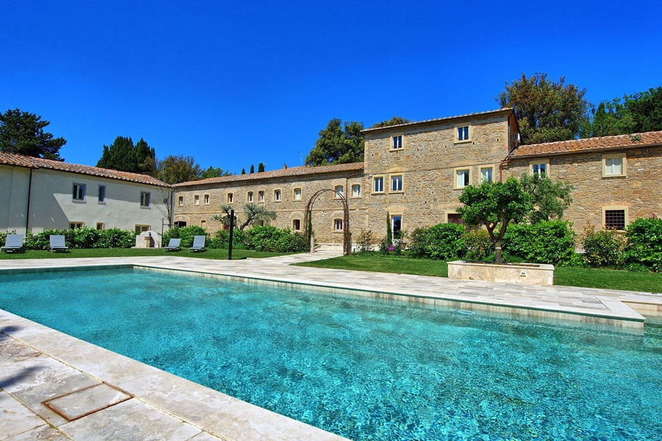 Building Exterior, Outdoor, Pool