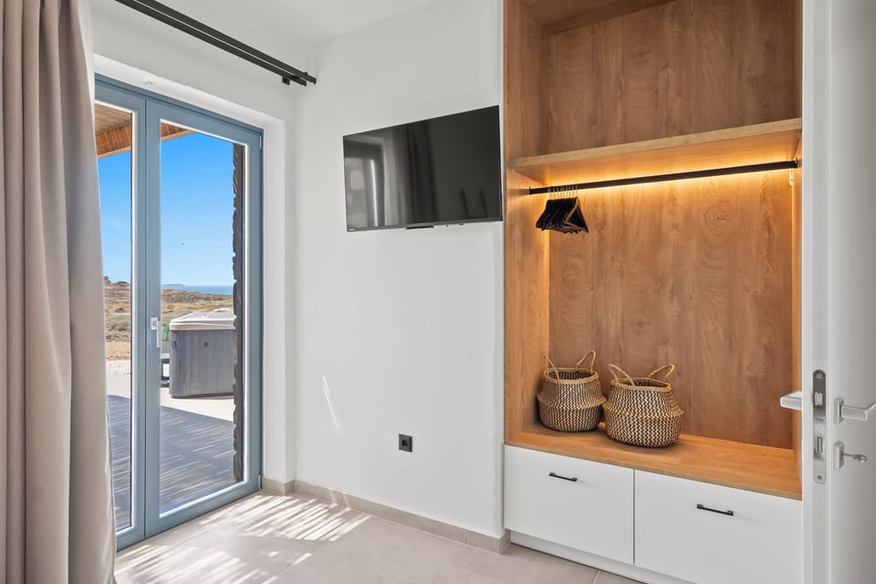 Villa, City View | 3 bedrooms, premium bedding, soundproofing, iron/ironing board