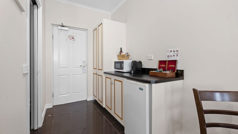 Minibar, desk, iron/ironing board, free WiFi