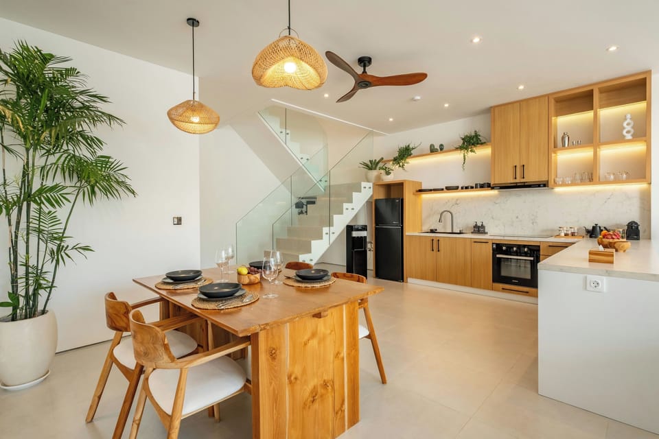 Junior Villa, Balcony, Pool View | Dining room