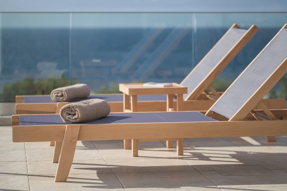Lounge in the silence, breathe in the view.