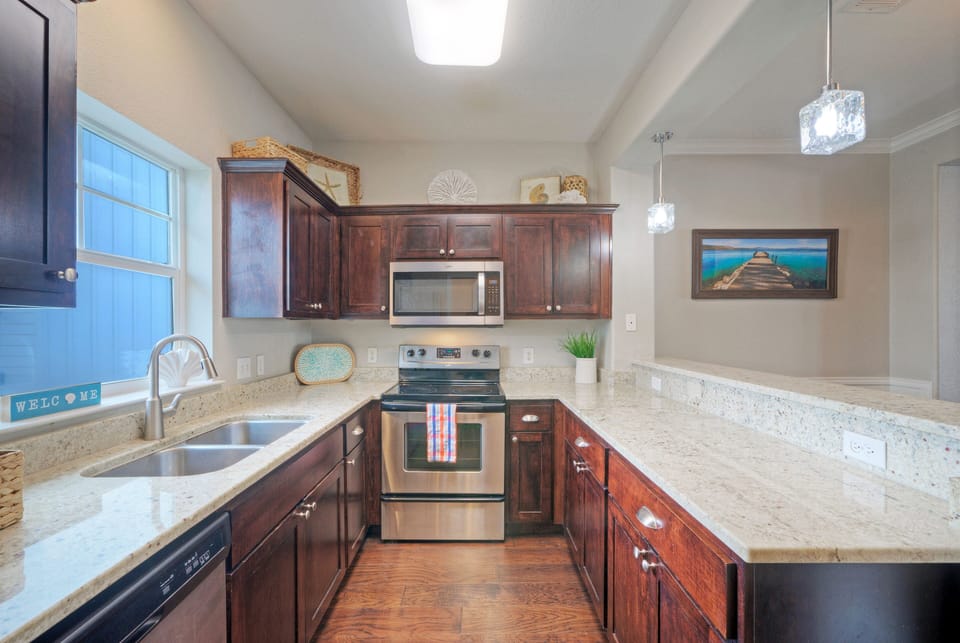 Fully equipped kitchen.