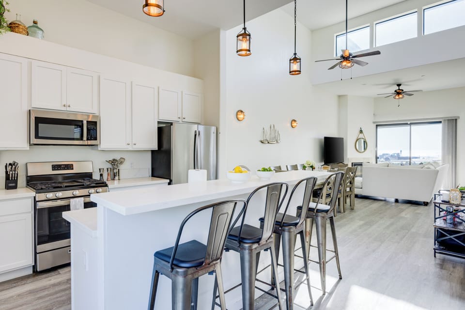 Pull up a stool at the kitchen counter and enjoy casual dining and conversations.