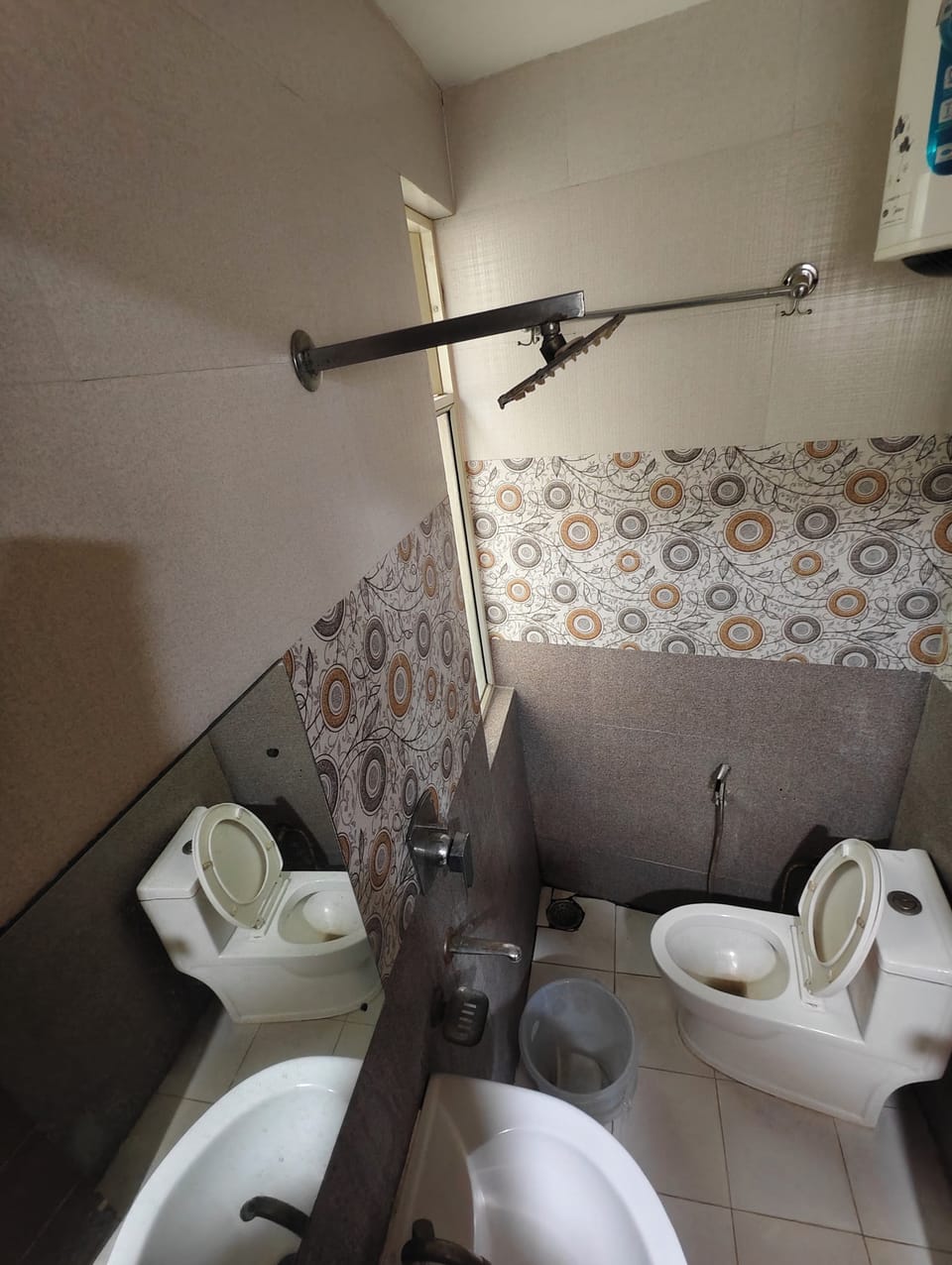 Deluxe Double Room | Bathroom | Free toiletries, slippers, towels, soap