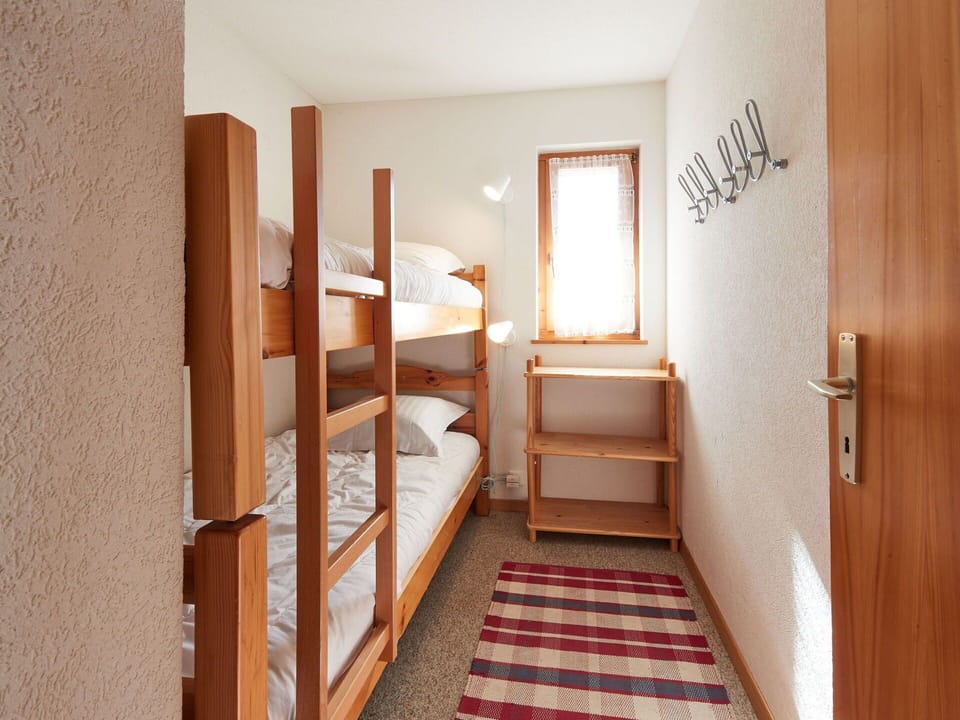 Wall, Interior Design, Furniture, Wood, Flooring, Floor, Bed, Room, Bedroom, Ceiling