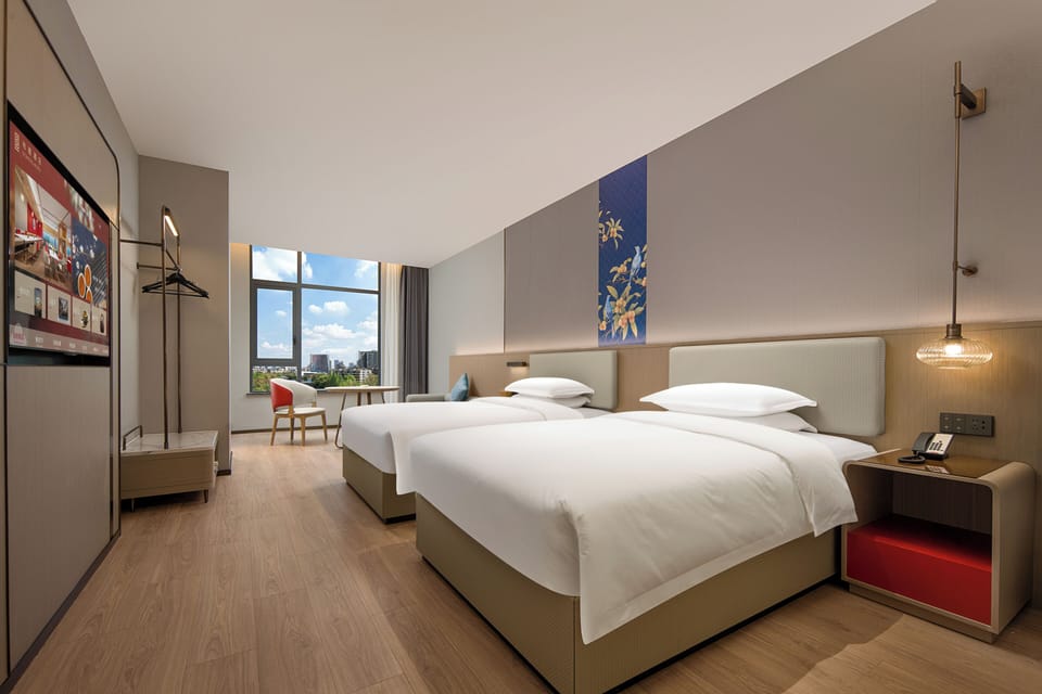 Business Twin Room | Memory foam beds, desk, laptop workspace, blackout drapes
