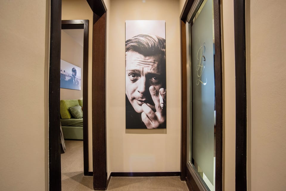 In-room safe, WiFi (free)