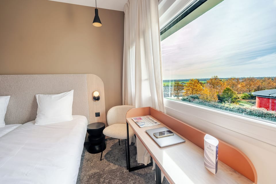 Twin Room | Premium bedding, desk, laptop workspace, blackout drapes