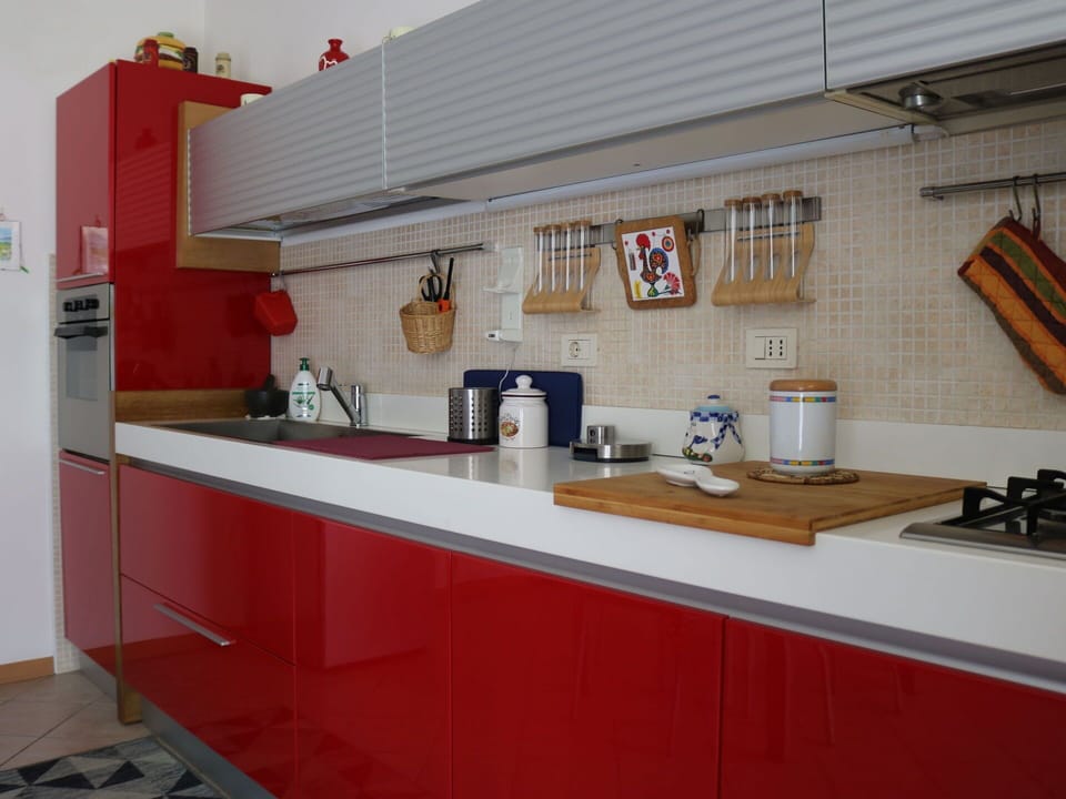 Kitchen, Kitchen Appliance, Interior Design, Countertop, Cabinetry, Major Appliance, Flooring, Sink, Kitchen Sink, Plumbing Fixture